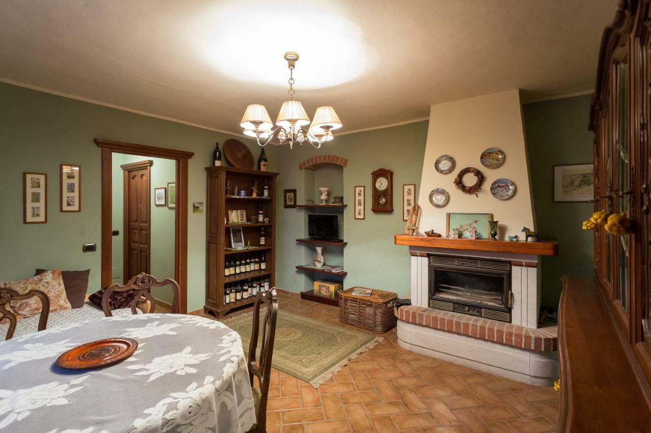 Relax Nel Noccioleto Guest House Novello Bagian luar foto