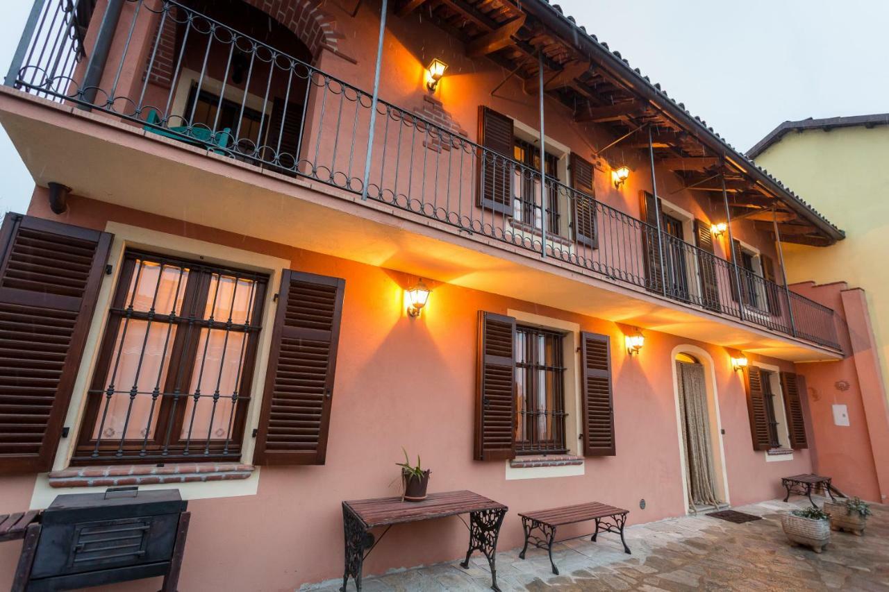 Relax Nel Noccioleto Guest House Novello Bagian luar foto